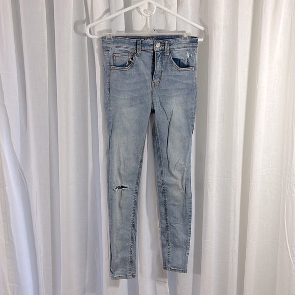 wild fable Denim - Womens size 2 Wild Fable High Waist Distressed Knee Skinny Jeans